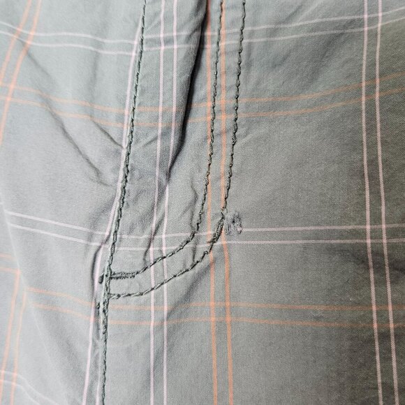 Life Is‎ Good Womens Tall 10/12 Gray Plaid Cargo Capri Pants - Picture 8 of 10